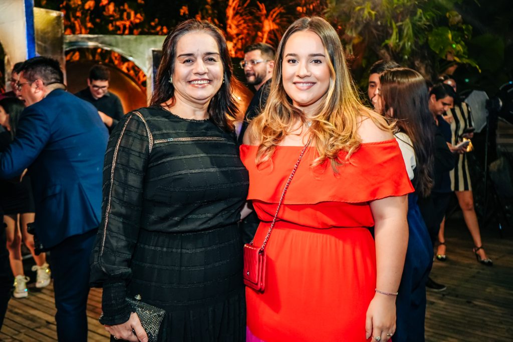 Lia E Paula Freire