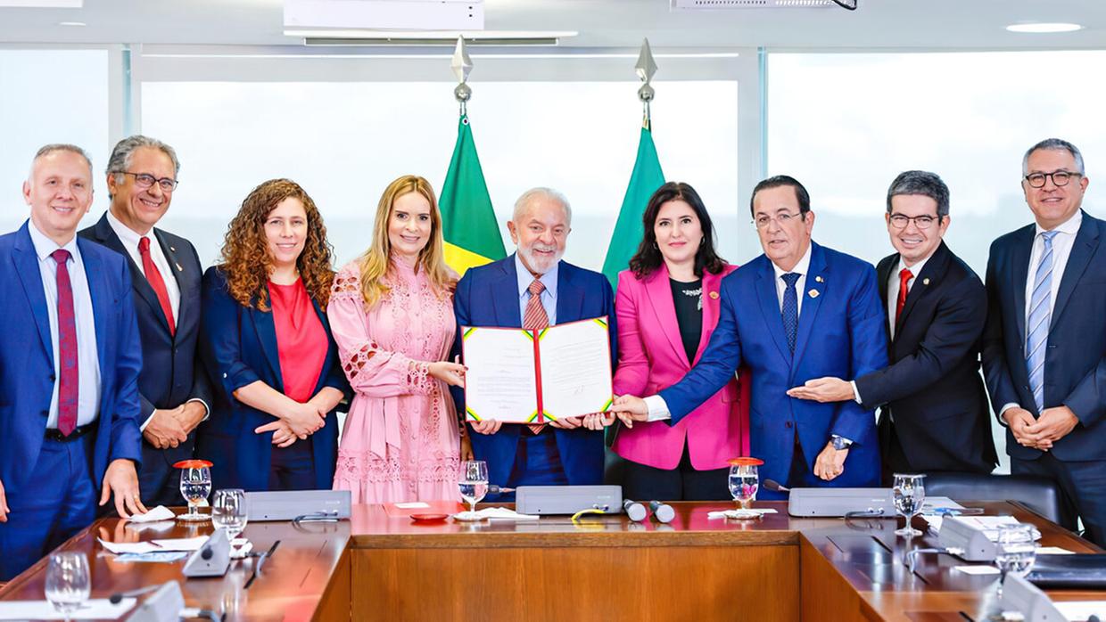Lula sanciona Lei Orçamentária Anual de 2024 com previsão de R$ 5,5 trilhões