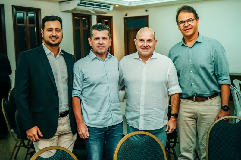 Compartilhando experiências - Ex-prefeito Roberto Cláudio fala sobre empreendedorismo e gestão pública em almoço político da AJE – Fortaleza