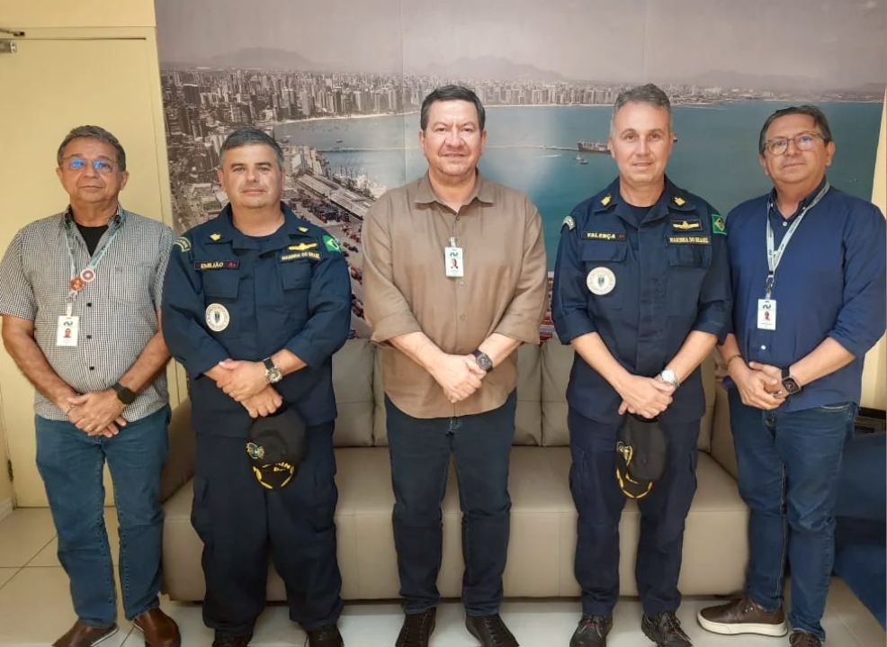 Lúcio Gomes recebe autoridades da Marinha do Brasil na Companhia Docas Lúcio Gomes recebe autoridades da Marinha do Brasil na Companhia Docas