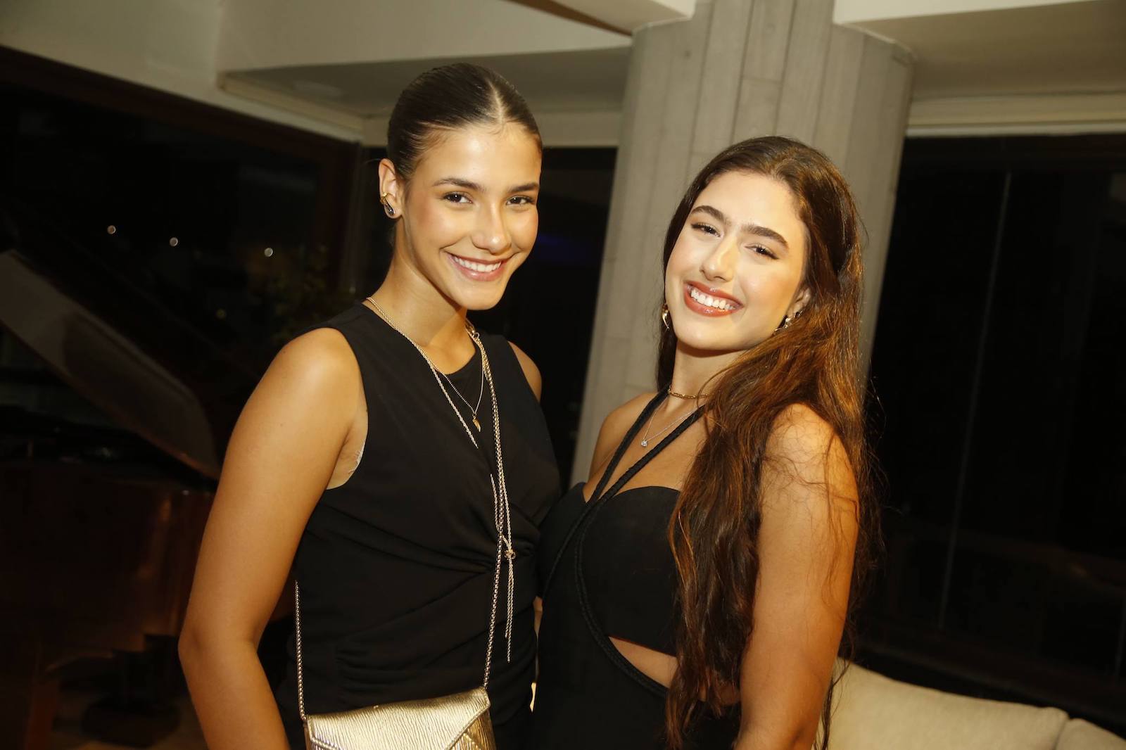 
				Luiza Gripp E Dani Sanford
				