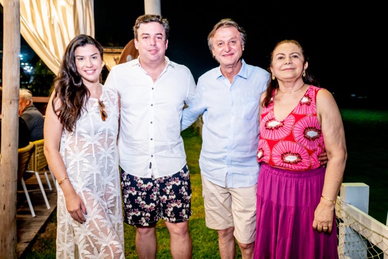 Cenário Náutico - Iate Clube de Fortaleza é o point escolhido por uma turma das boas para aproveitar o fim e início de ano