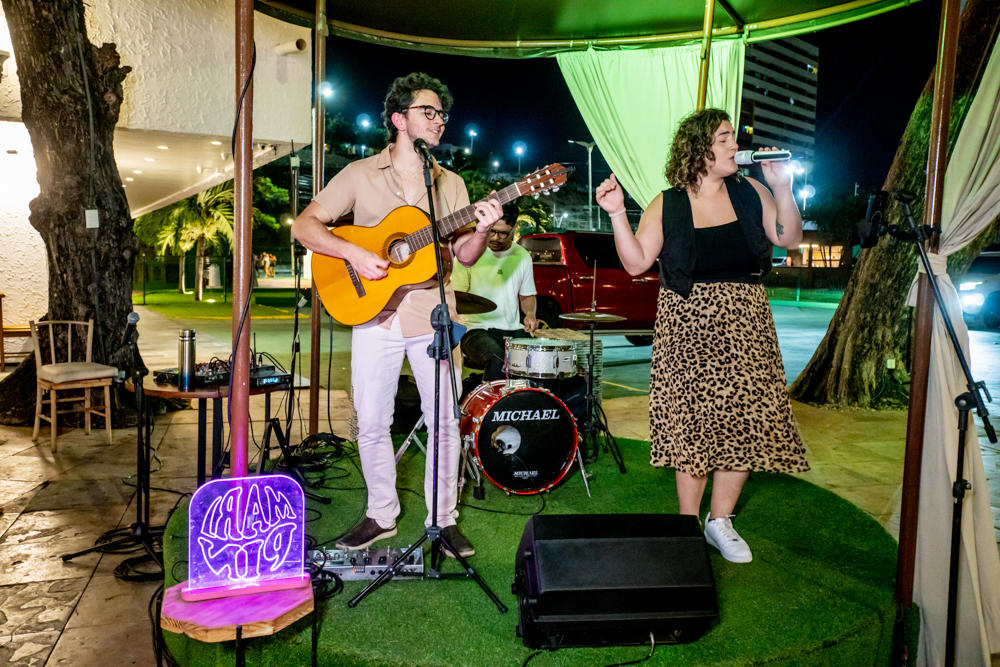 Maripin e Karol Tavares são as atrações musicais do Iate Clube de Fortaleza neste domingo (5) Maripin e Karol Tavares são as atrações musicais do Iate Clube de Fortaleza neste domingo (5)