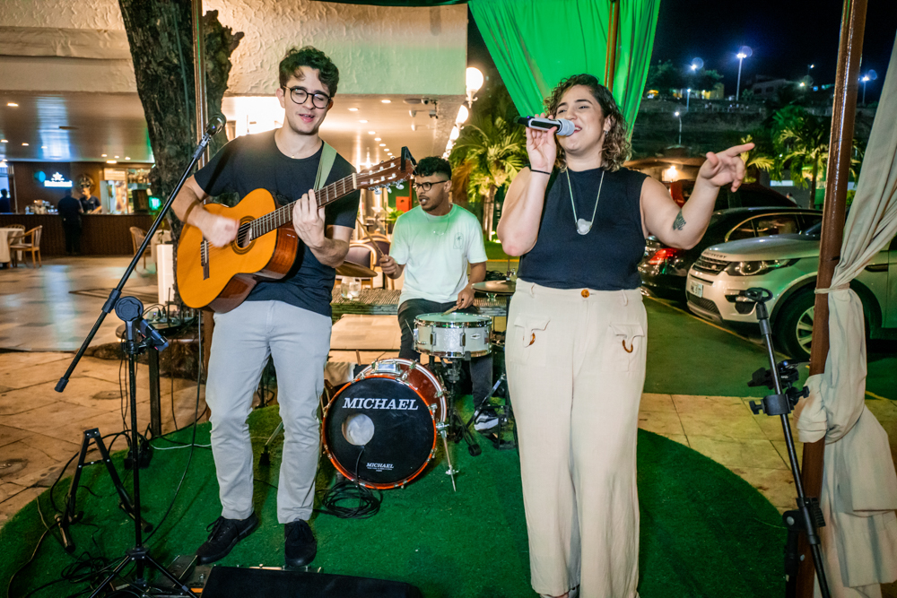 Iate Clube de Fortaleza promove quinta do caranguejo e música ao vivo