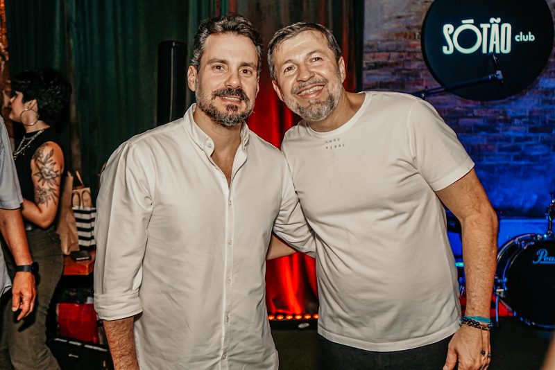 Good vibes - Élcio Batista comemora estreia nas 5 décadas no Moleskine Gastrobar