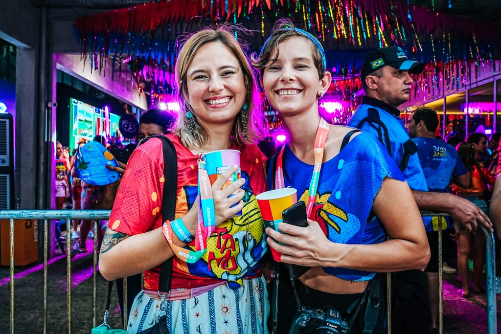 
				Netally Pessoa e Beatriz Bley 
				