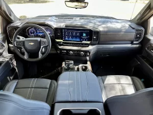 Nova Chevrolet Silverado 2024 Interior (1)