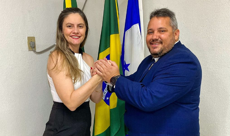 Mesmo sem obrigatoriedade legal, Dilmara Amaral pede licença do cargo de prefeita por motivos de saúde na família