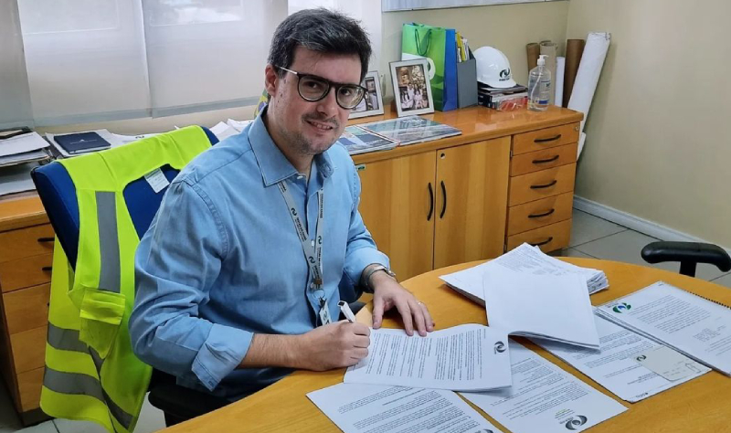 Urbano Filho assina contrato com a FDTE para realização de melhorias no Porto de Fortaleza