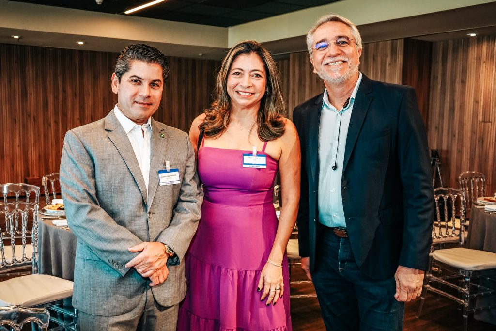 
				Pompeu Vasconcelos, Moema Soares e Mauro Costa 
				