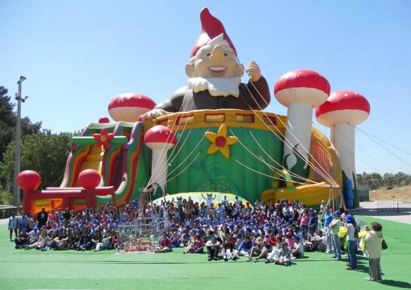 Com atrações de até 30 metros de altura, Iguatemi Bosque recebe maior parque de infláveis do mundo