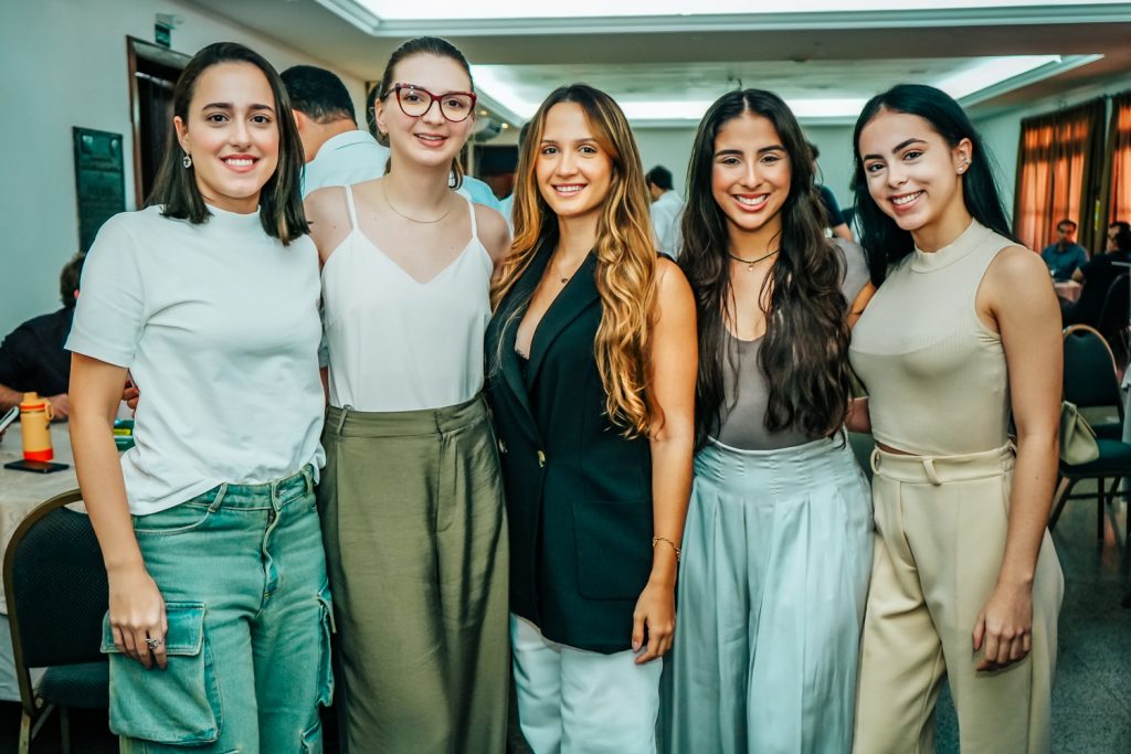 Rafaela Afonseca, Thais Cattani, Izabel Rolim, Victoria E Amanda Albuquerque