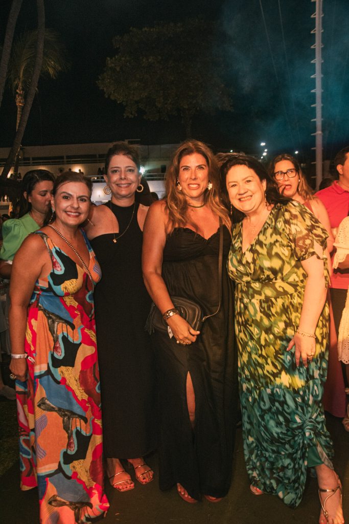 
				Roberta Ary, Cláudia Gradvohl, Nara Acioly e Rose Lima 
				