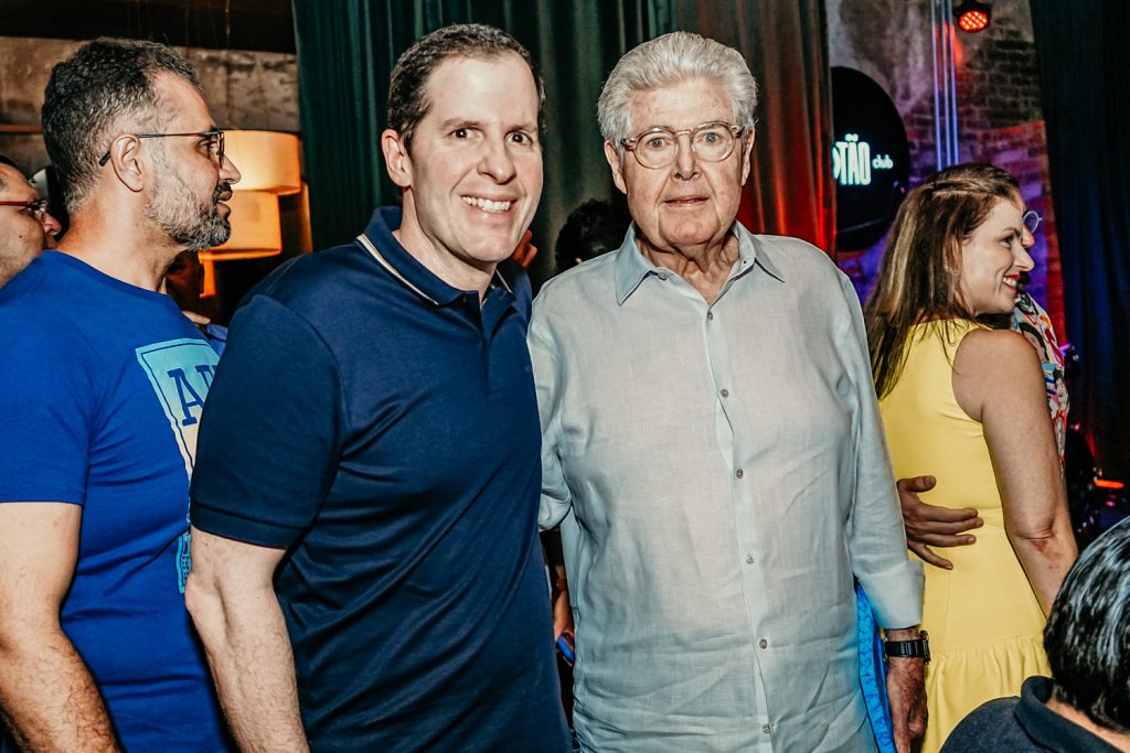 Rodrigo E Lucio Carneiro