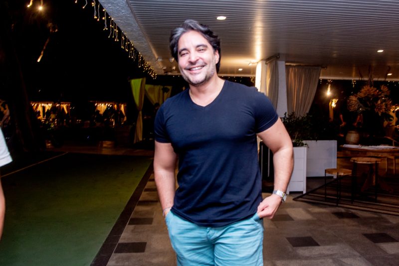 Cenário Náutico - Iate Clube de Fortaleza é o point escolhido por uma turma das boas para aproveitar o fim e início de ano