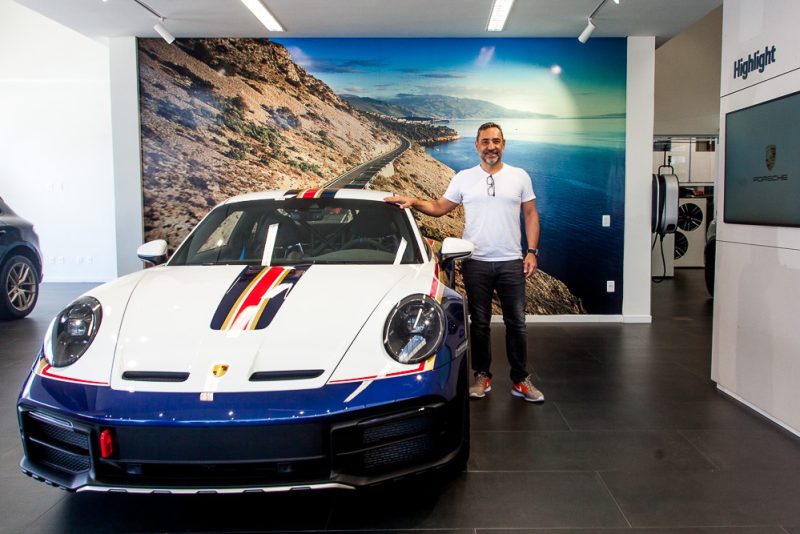 Supermáquina esportiva - Porsche Center Fortaleza reúne aficionados por velocidade em seu showroom para apresentar o 911 Dakar