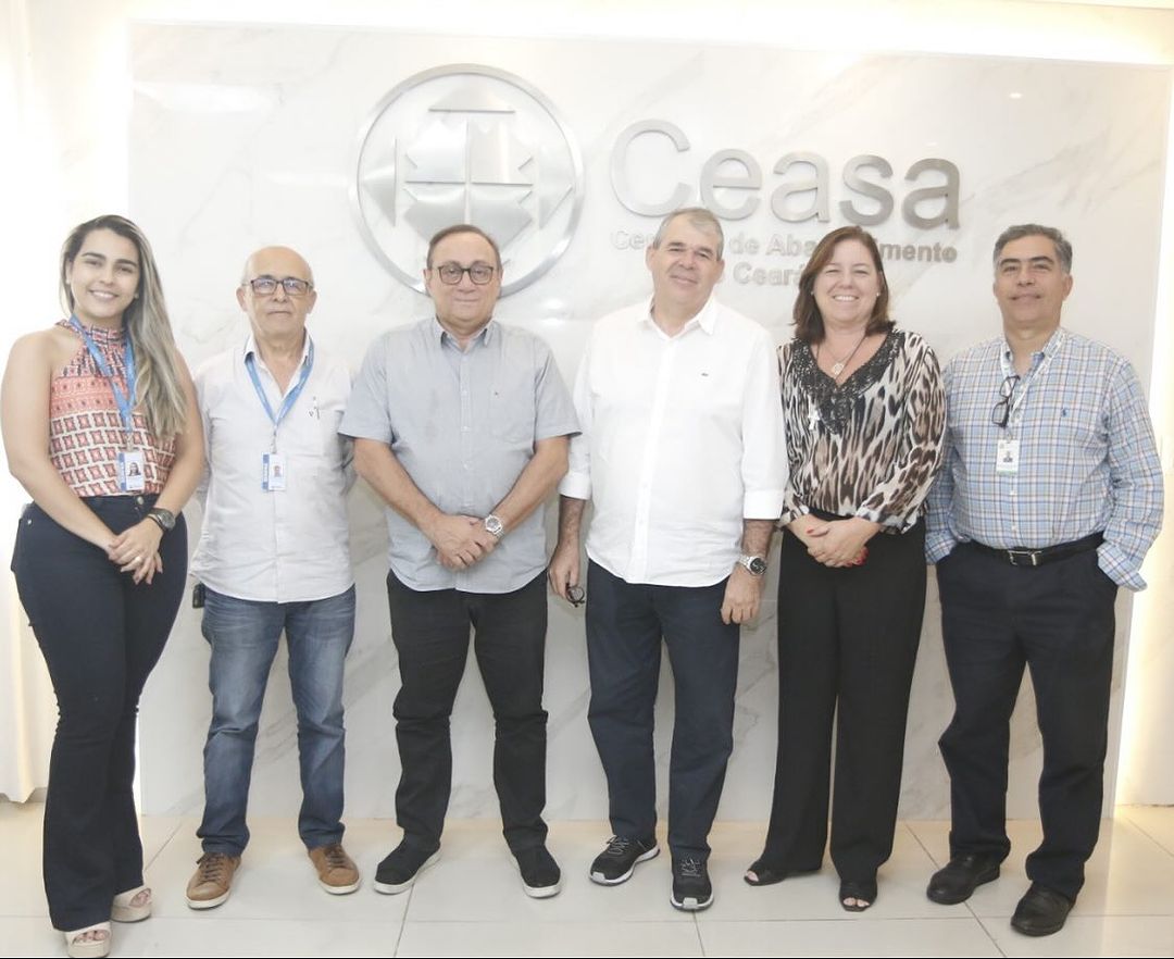 Tin Gomes pilota reunião com representantes da Seinfra de Maracanaú sobre o projeto da nova fachada da Ceasa