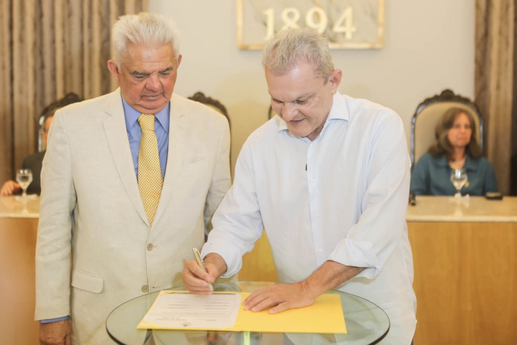 Tales De Sa Cavalcante (1)