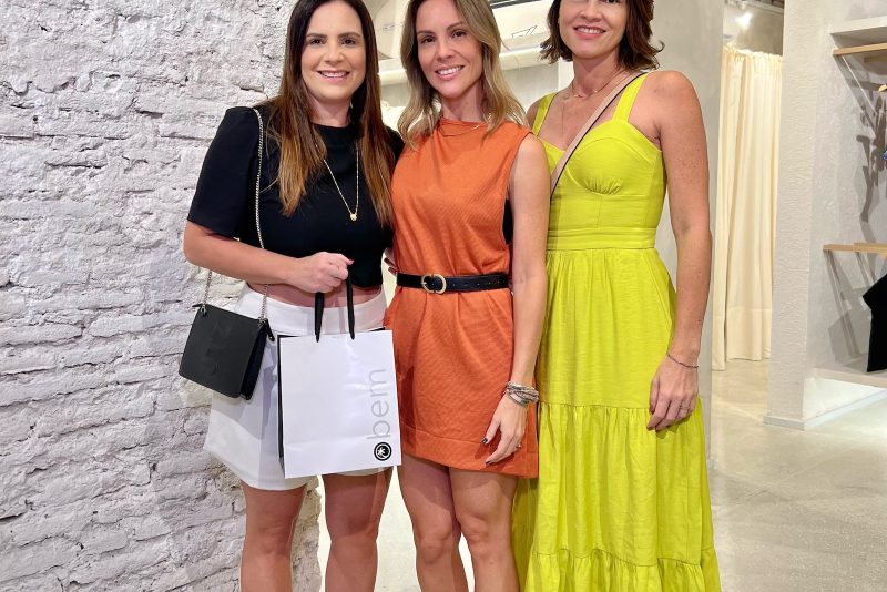 Moda casual e praiana - Rafael Sá, Gilvando Figueiredo, André Gurjão e Daniela Rolim celebram trajetória de sucesso da ‘bemaloha’ com cocktail especial