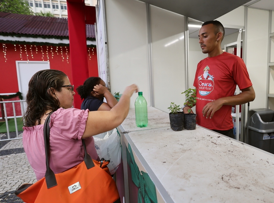 Re-ciclo recebe 16 toneladas de garrafas PET doadas pela Campanha pelo Verde