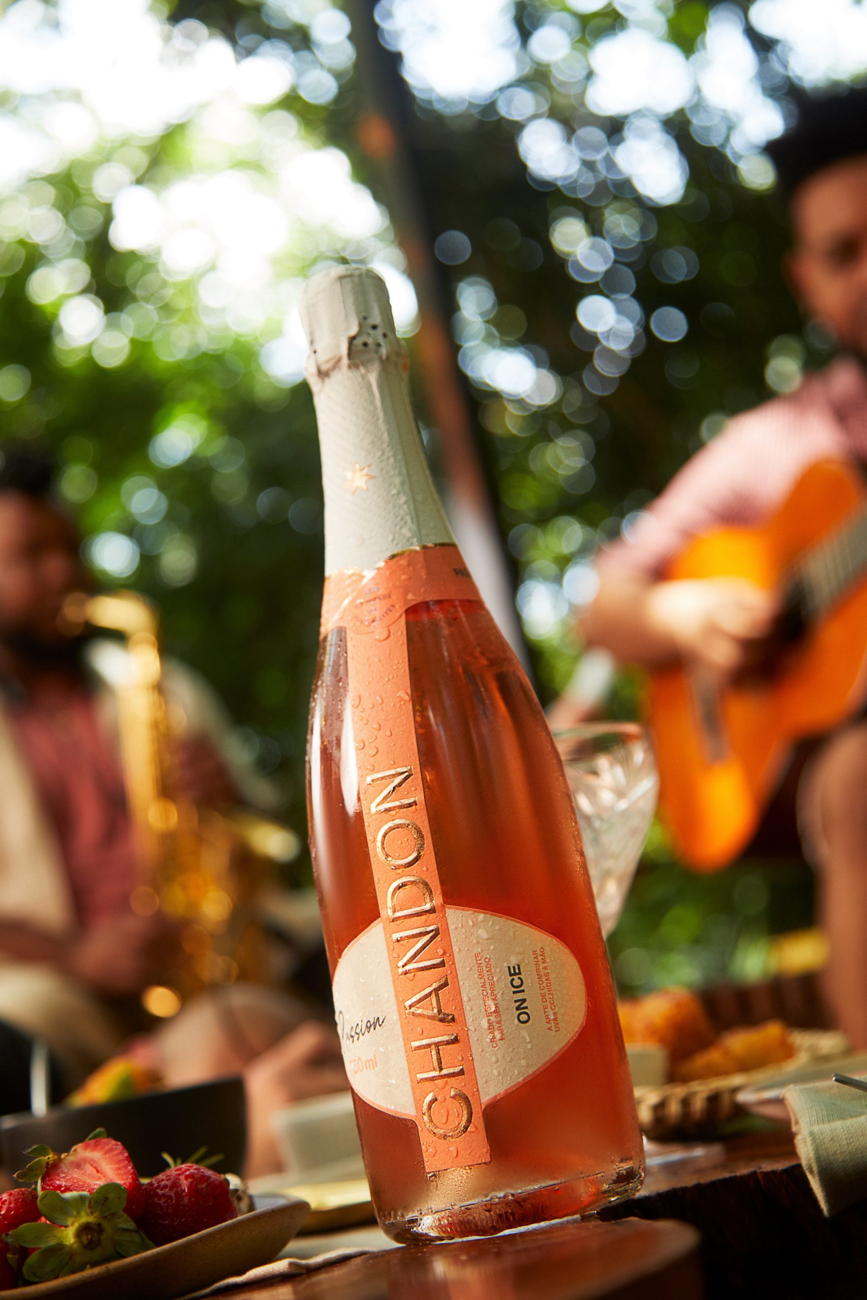 Chandon celebra o verão 2024 com nova campanha ‘Verão com Passion nunca termina’