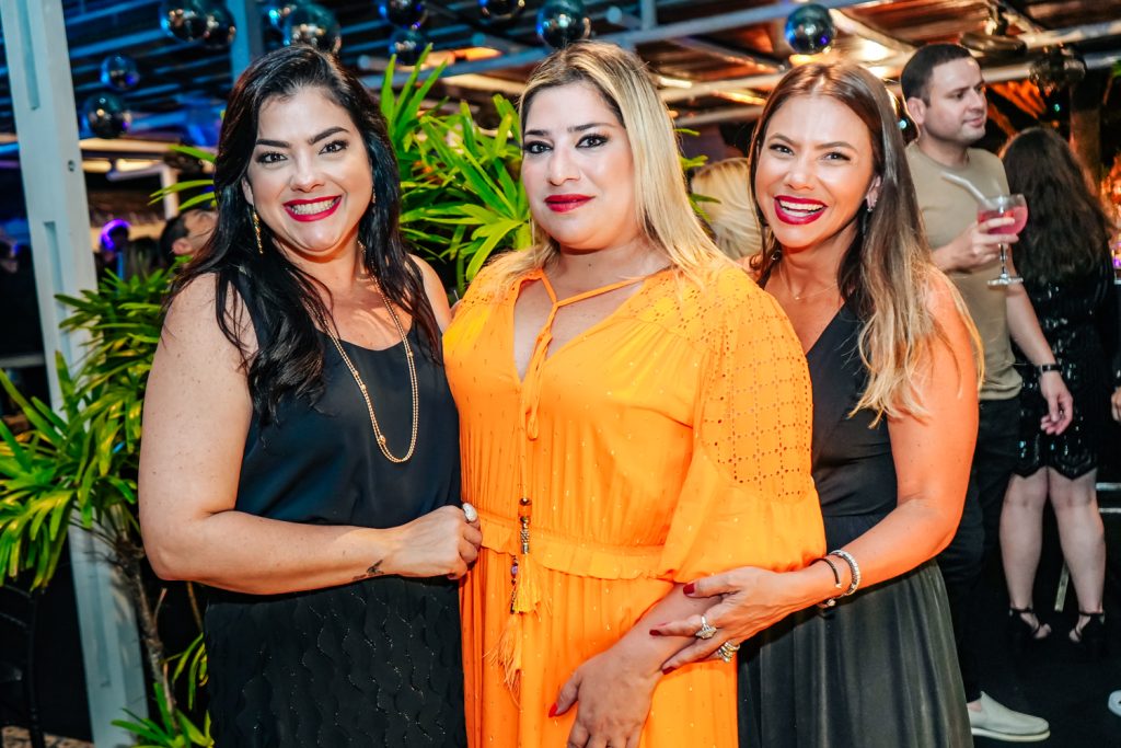 Vivi Almada, Manu Romcy E Vanessa Queiros