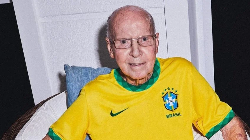 Morre Zagallo, tetracampeão mundial de futebol, aos 92 anos
