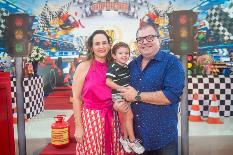 Rá-tim-bum - Gabrielle Freire e Wagner Mocellin festejam o terceiro aniversário do filho Gabrielzinho