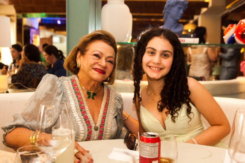 Happy Birthday - Ticiana Timbó Queiroz ganha carinhosa festa surpresa no Matisse Cuisine et Art