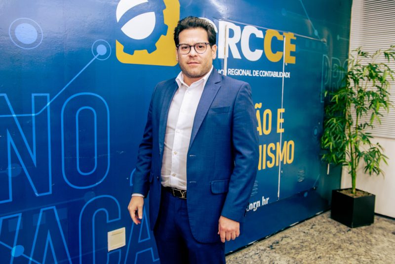 Solenidade - Edmilson Pinheiro é empossado presidente da Comissão Técnica de Contabilidade para Empresas em Recuperação Judicial pelo CRC-CE