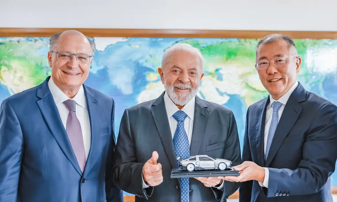 Em reunião com Lula, Hyundai anuncia US$ 1,1 bi em investimentos