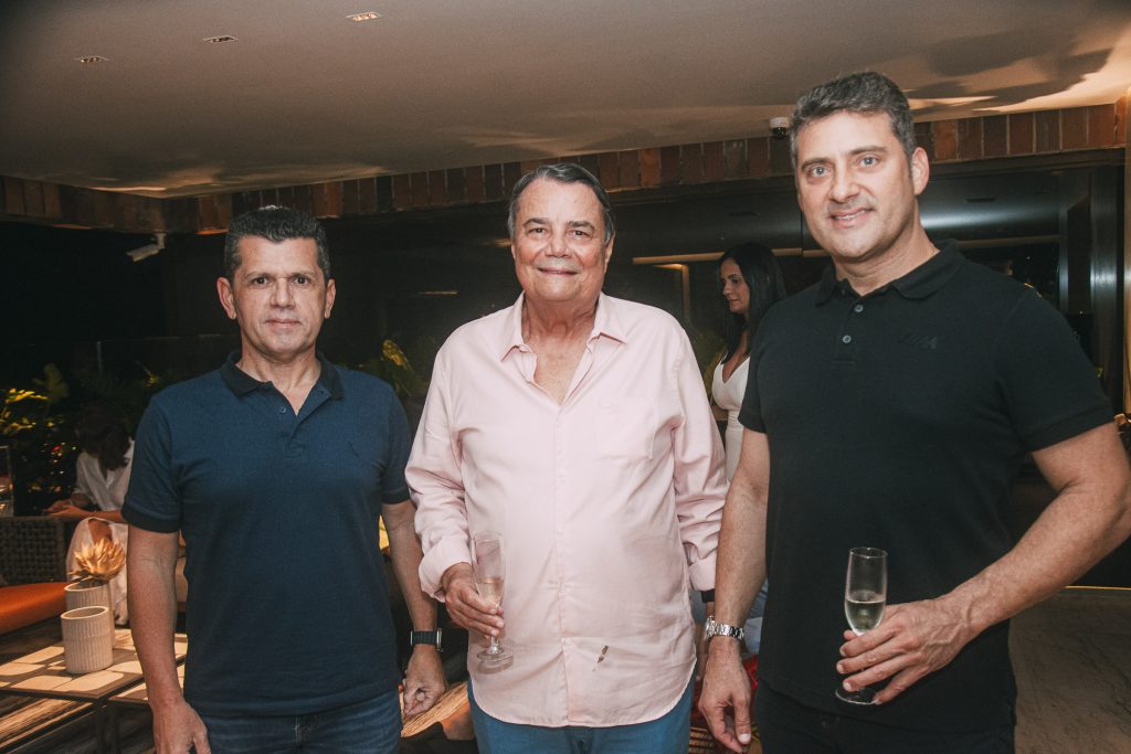 Erick Vasconcelos, Dionisio Barci E Vicente De Paiva