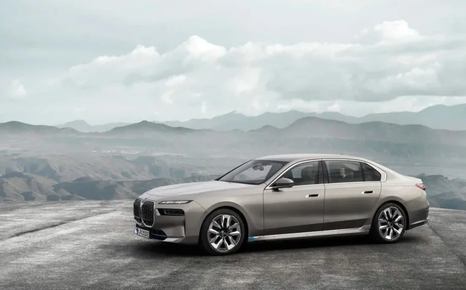 Se você quer exclusividade e luxo, o BMW i7 é ideal e que te deixa, literalmente, nas nuvens