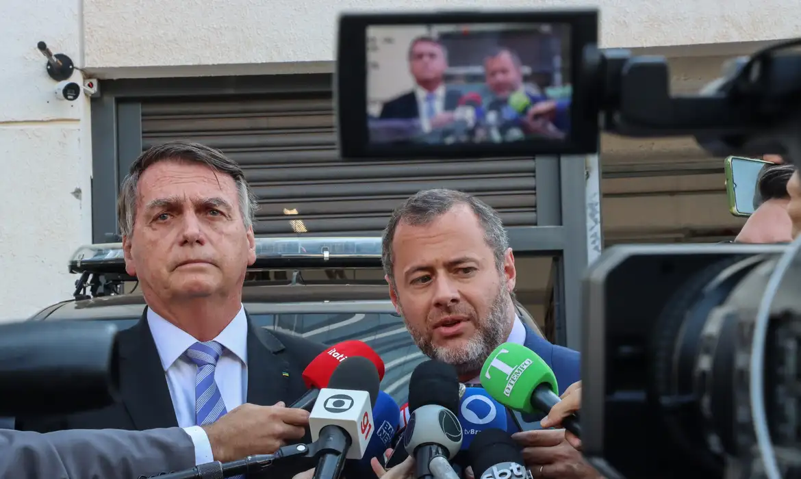 Defesa de Bolsonaro quer acesso a depoimentos de ex-comandantes das Forças Armadas