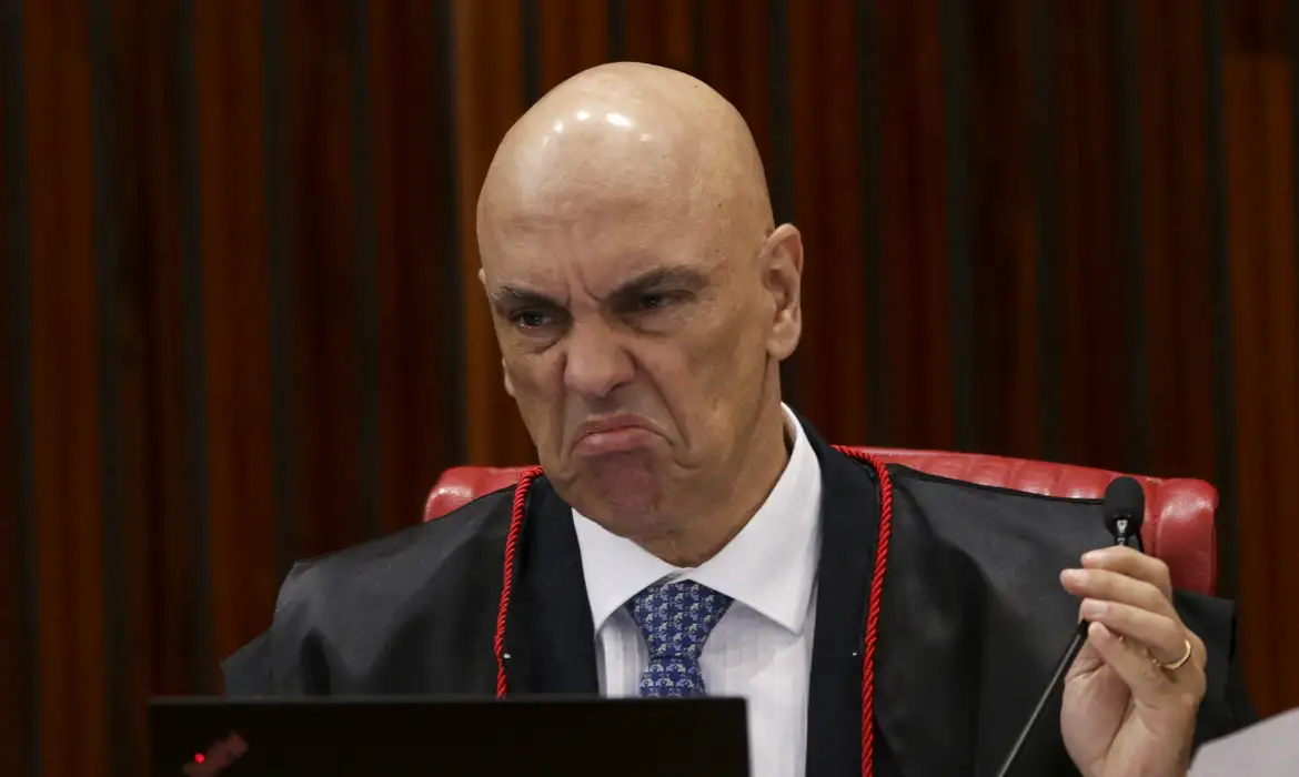 Moraes nega pedido de Bolsonaro para não comparecer a interrogatório