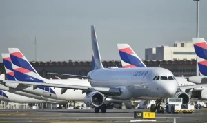 Latam, Avião Da Latam, Companhia Aérea Latam Foto Agência Brasil