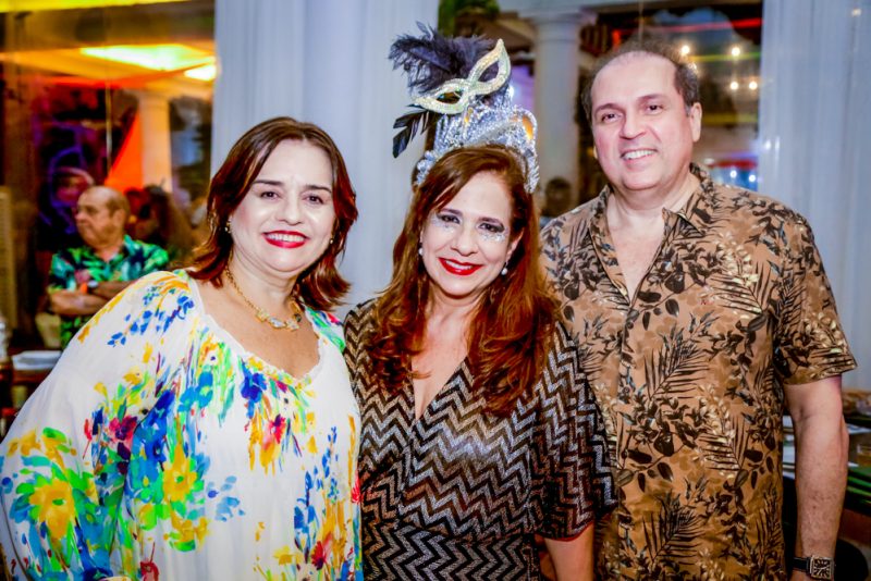 FESTEJO MOMINO - Muita folia e diversão! Foi assim a 56ª edição do Carnaval da Saudade, no Náutico Atlético Cearense