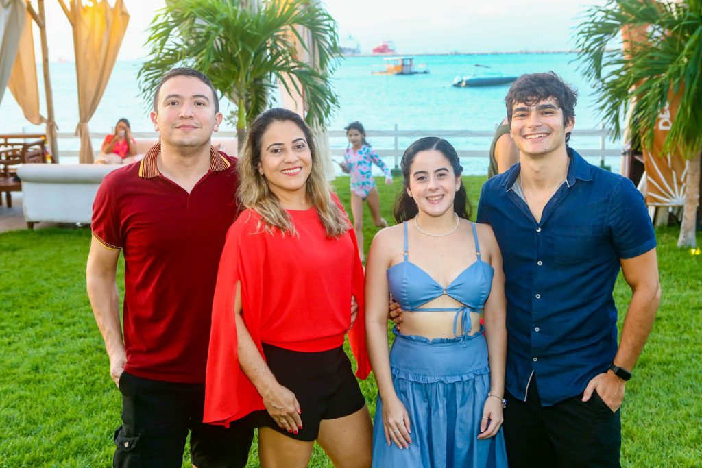 Lindoracy Menezes, Thierry Menezes, Leticia Menezes E Carlos Pinheiro (2)