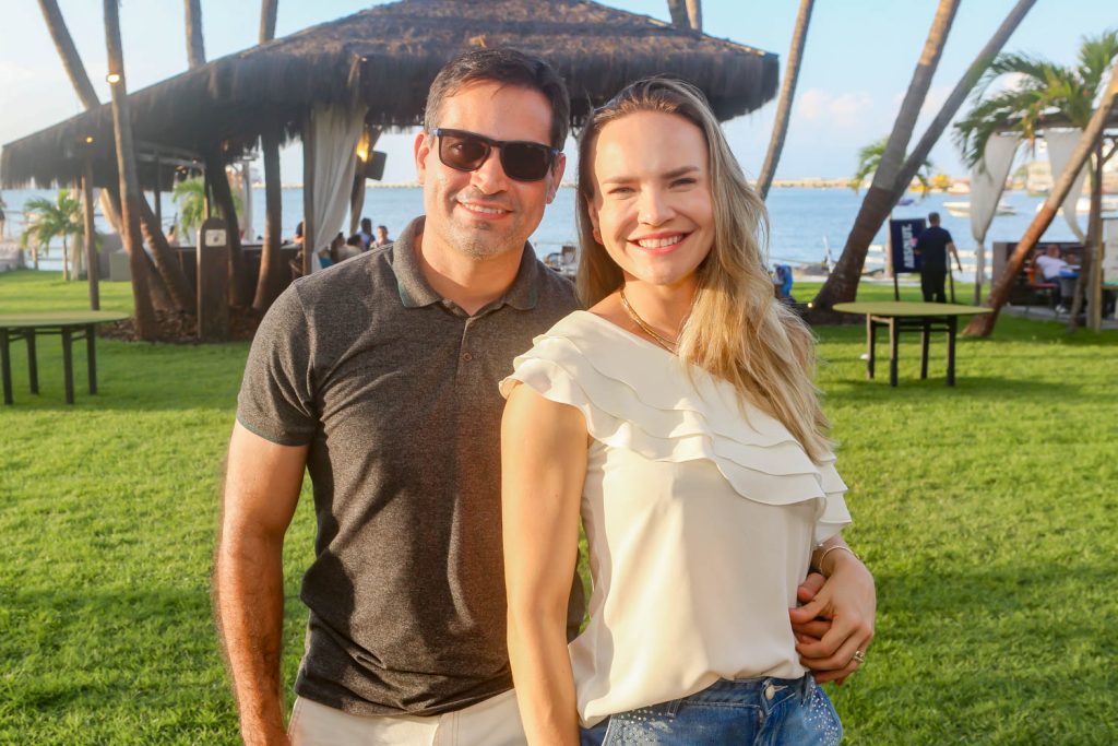 Marcelino Fernandes E Mariane Fernandes