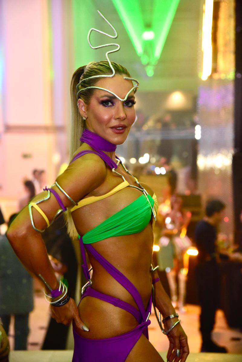 Monique Alfradique (2)