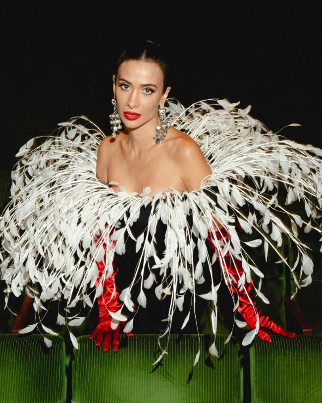 Silvia Braz promete impactar o público com dois looks na noite em que é rainha do Baile do Copa