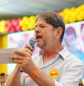 Cid Gomes manifesta desejo de união entre PT e PSB em Fortaleza