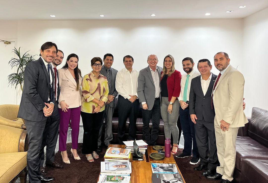 Evandro Leitão reúne bancadas do PT e PCdoB na Alece: “Diálogo muito produtivo”