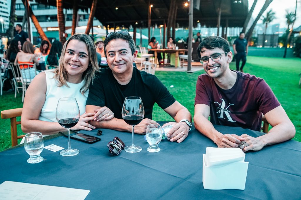 Vitoria Costa, Nicodemos Maia E Daniel Maia