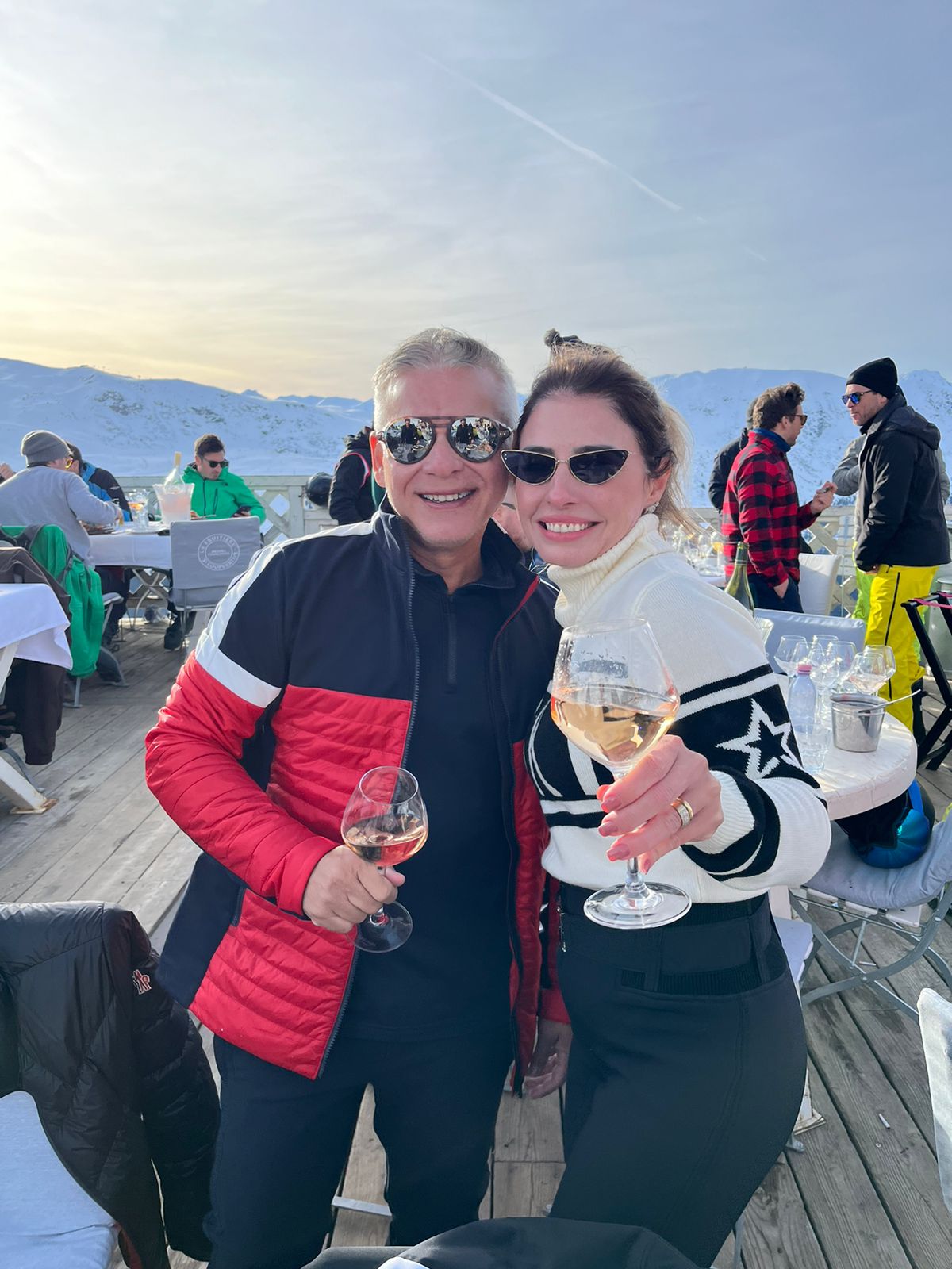 Cristiano e Danielle Peixoto curtem temporada de esqui em Courchevel
