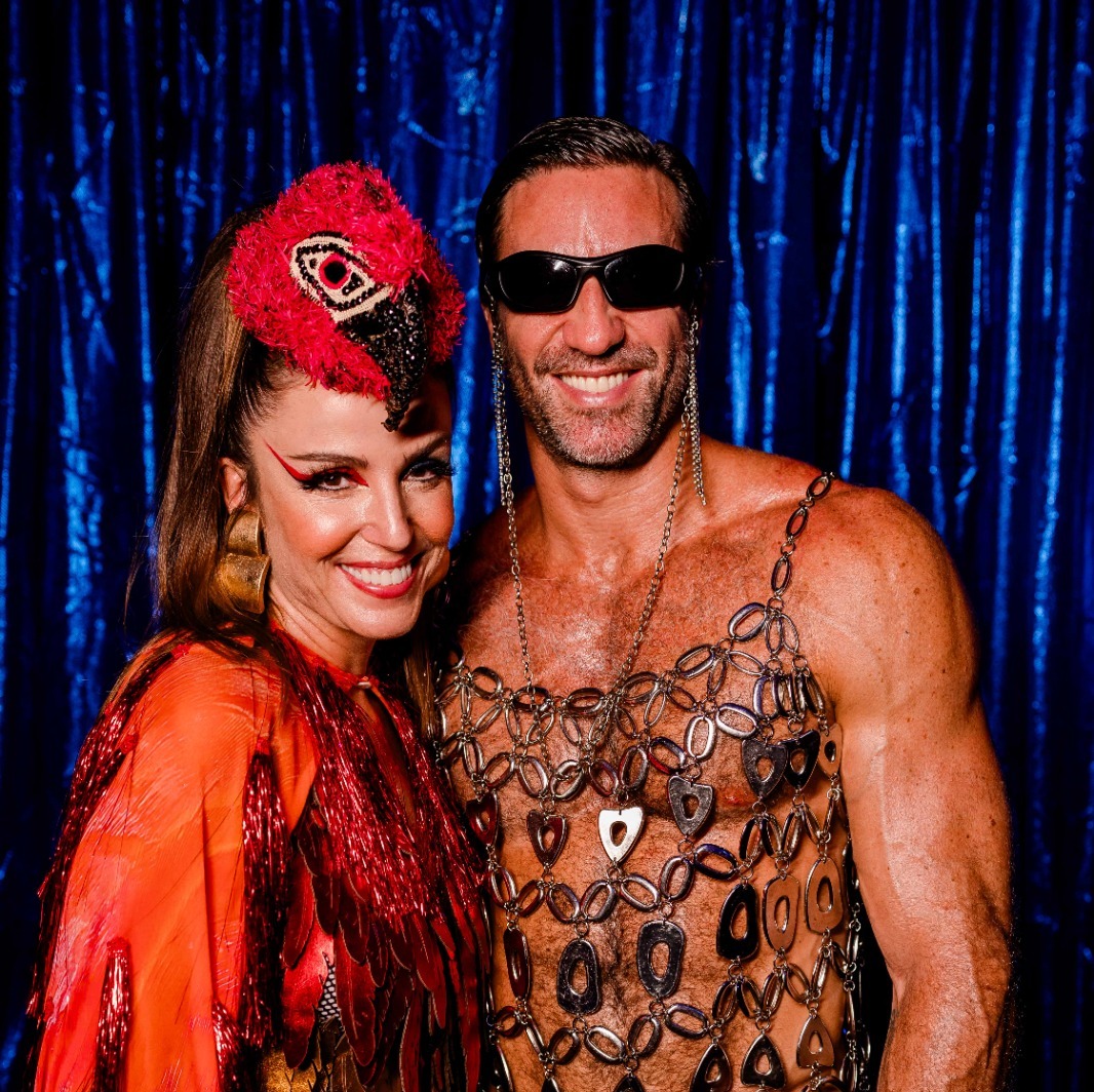 ARARA leva a celebração à Avenida e ao Baile com toda a tropicalidade e energia do Carnaval