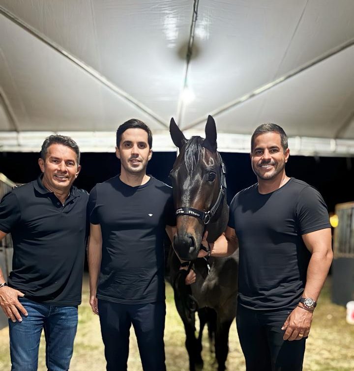 Netinho Bayde, em parceria com Kaka Diniz e Jonatas Dantas, adquire cavalo da raça quarto-de-milha