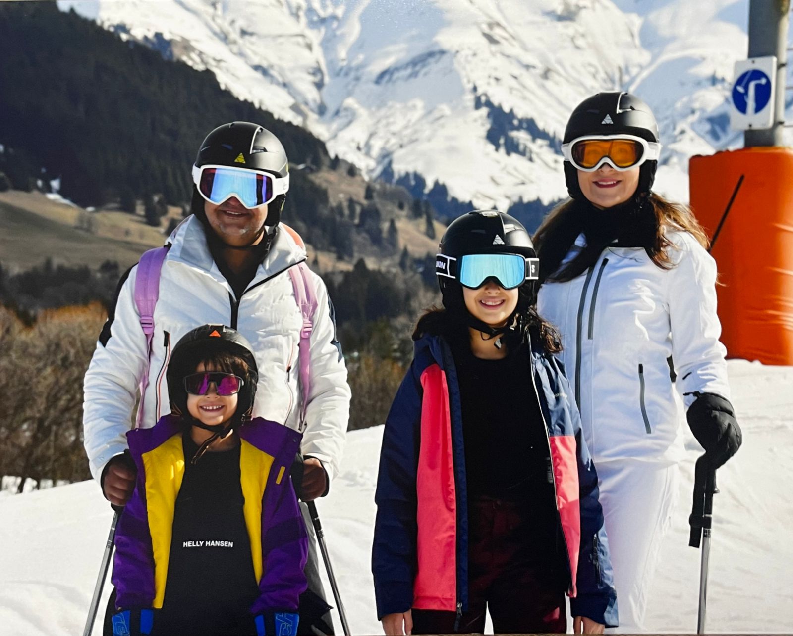 Manoela e Márcio Crisóstomo curtem uma semana de esqui com os filhos Marina e Enzo