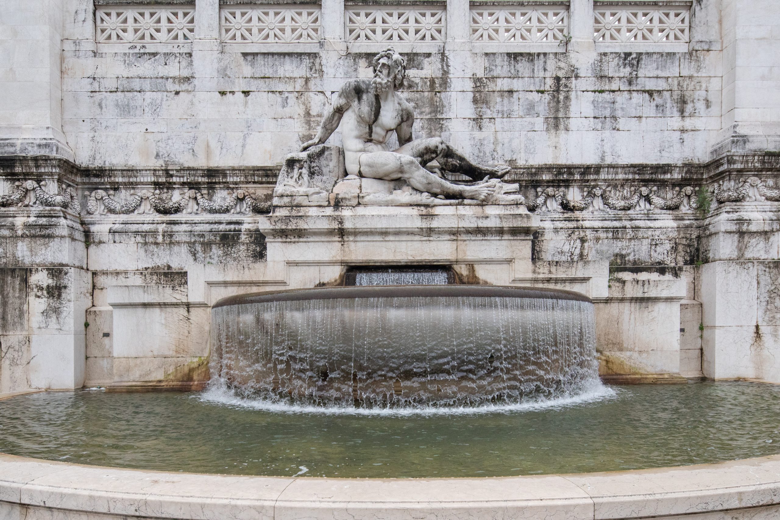 Bulgari contribui para a restauração de esculturas do Monumento Nacional a Vítor Emanuel II em Roma