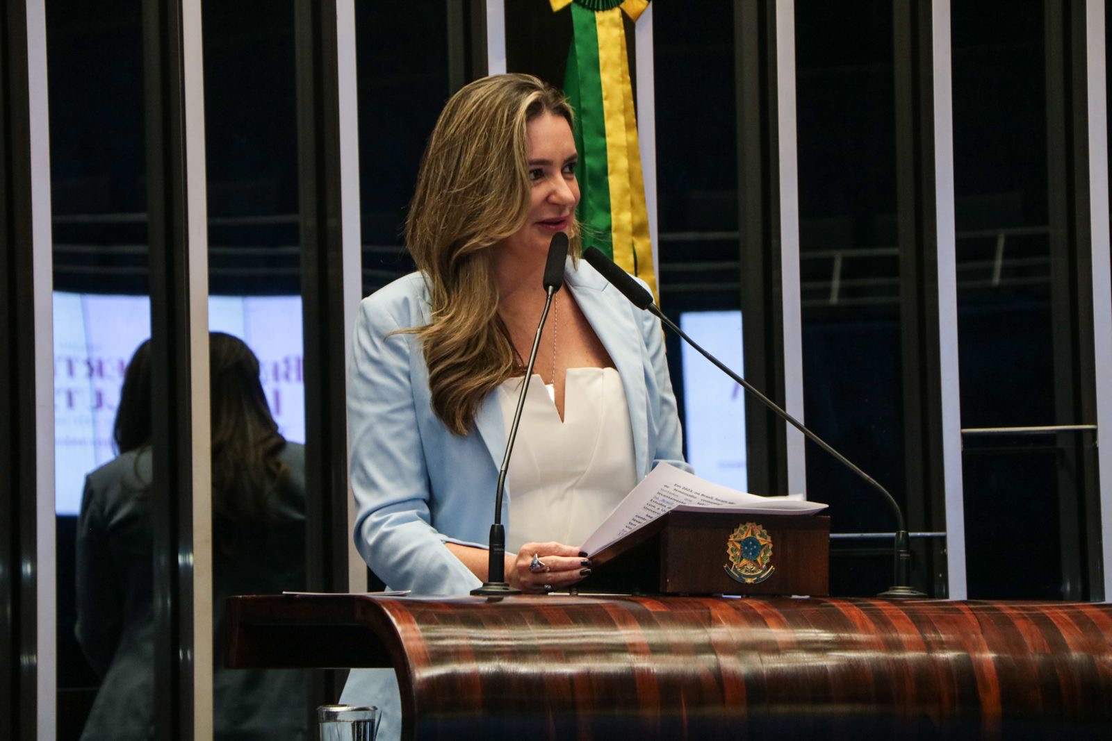 Augusta Brito deve retornar ao Senado Federal após período de licença